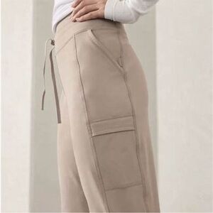 NWT Athleta Rainier Cargo Jogger in Black